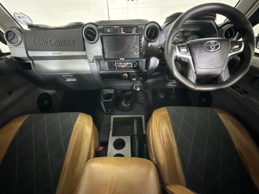 Used 2014 Toyota Land Cruiser 76 4.5D-4D V8 station wagon LX - WeBuyCars Midstream