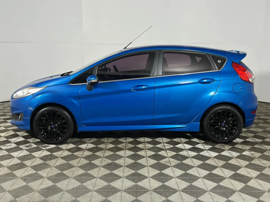 Used 2015 Ford Fiesta 5-door 1.0T Titanium - WeBuyCars Germiston