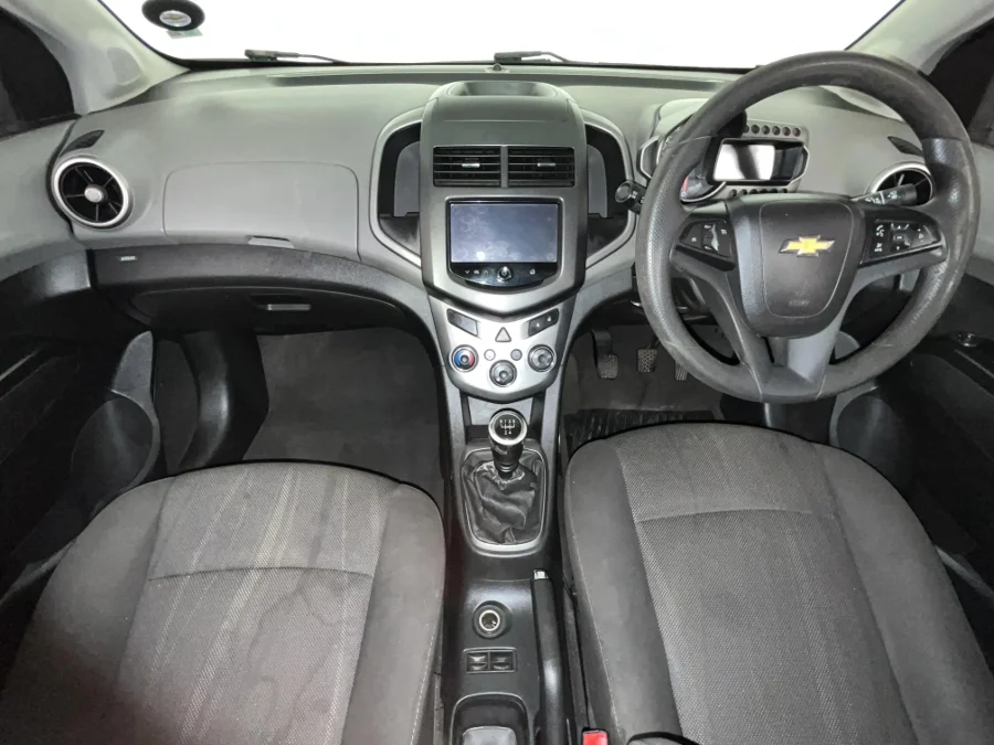 Used 2015 Chevrolet Sonic hatch 1.6 LS Black&White Edition - WeBuyCars Richmond