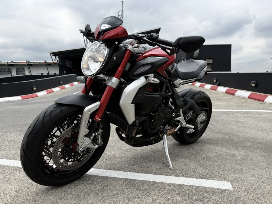 MV AGUSTA DRAGSTER RR - FAST KTM