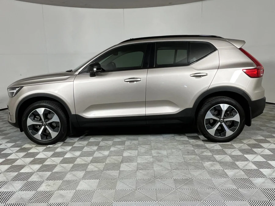 Used 2024 Volvo XC40 B4 Plus Dark - WeBuyCars Montana