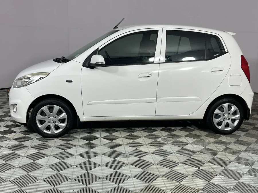 Used 2014 Hyundai i10 1.1 Motion - WeBuyCars JHB South