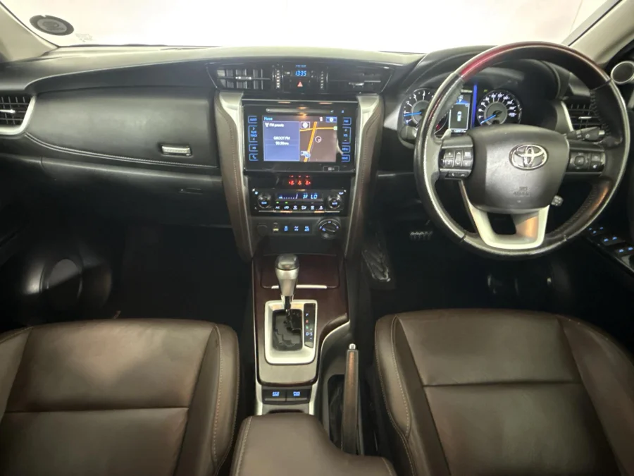 Used 2017 Toyota Fortuner 4.0 V6 4x4 - WeBuyCars Midstream