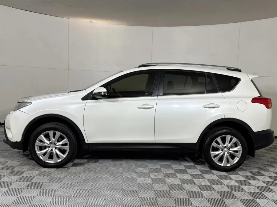 Used 2015 Toyota RAV4 2.5 AWD VX - WeBuyCars Midstream