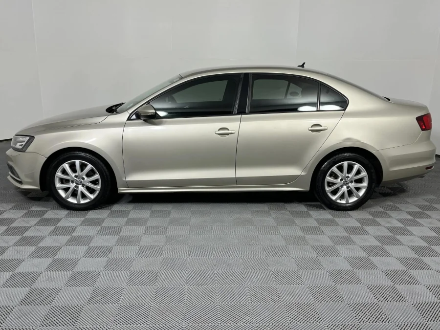 Used 2015 Volkswagen Jetta 1.4TSI Comfortline auto - WeBuyCars Montana