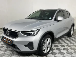Used 2023 Volvo XC40 B3 Essential