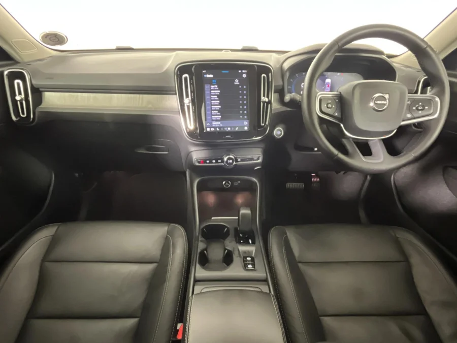 Used 2023 Volvo XC40 B3 Essential - WeBuyCars The Dome