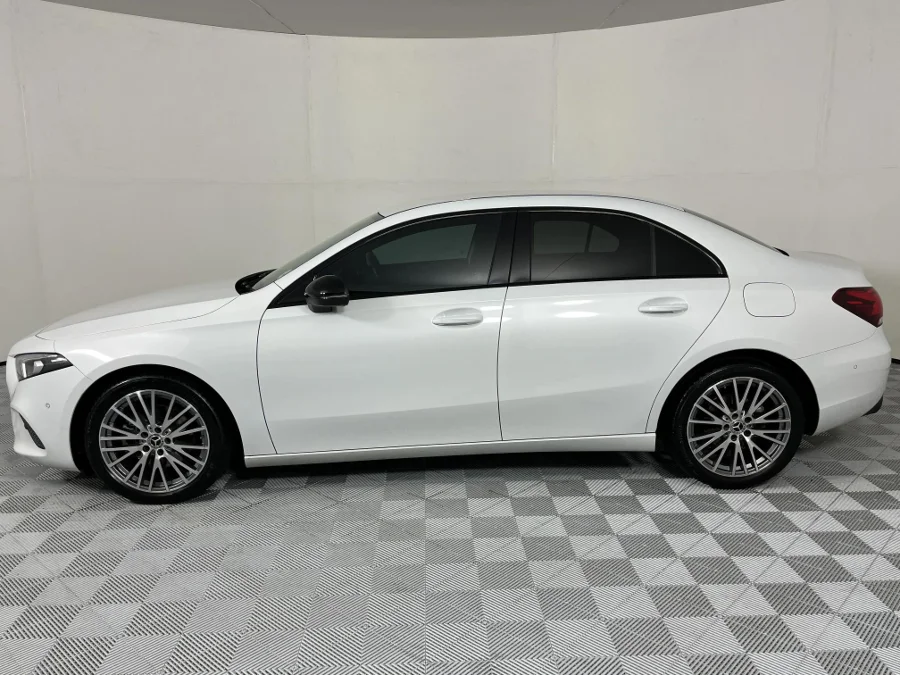 Used 2020 Mercedes-Benz A-Class A200d sedan AMG Line - WeBuyCars The Dome