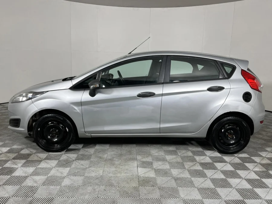 Used 2017 Ford Fiesta 5-door 1.0T Ambiente - WeBuyCars The Dome
