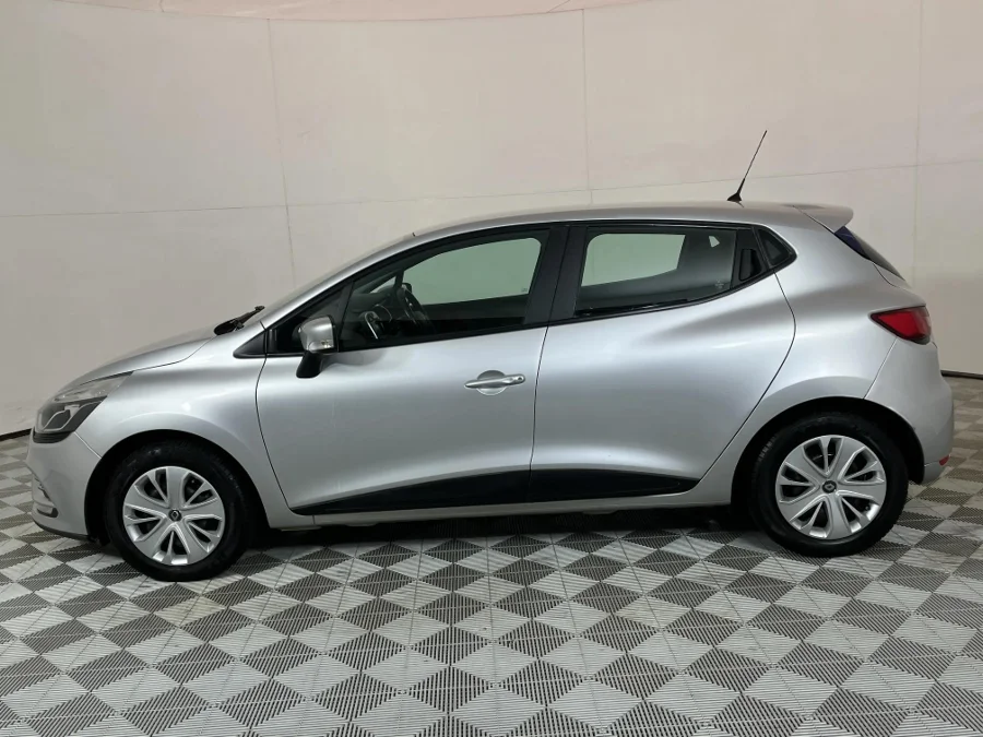 Used 2017 Renault Clio 66kW turbo Authentique - WeBuyCars JHB South