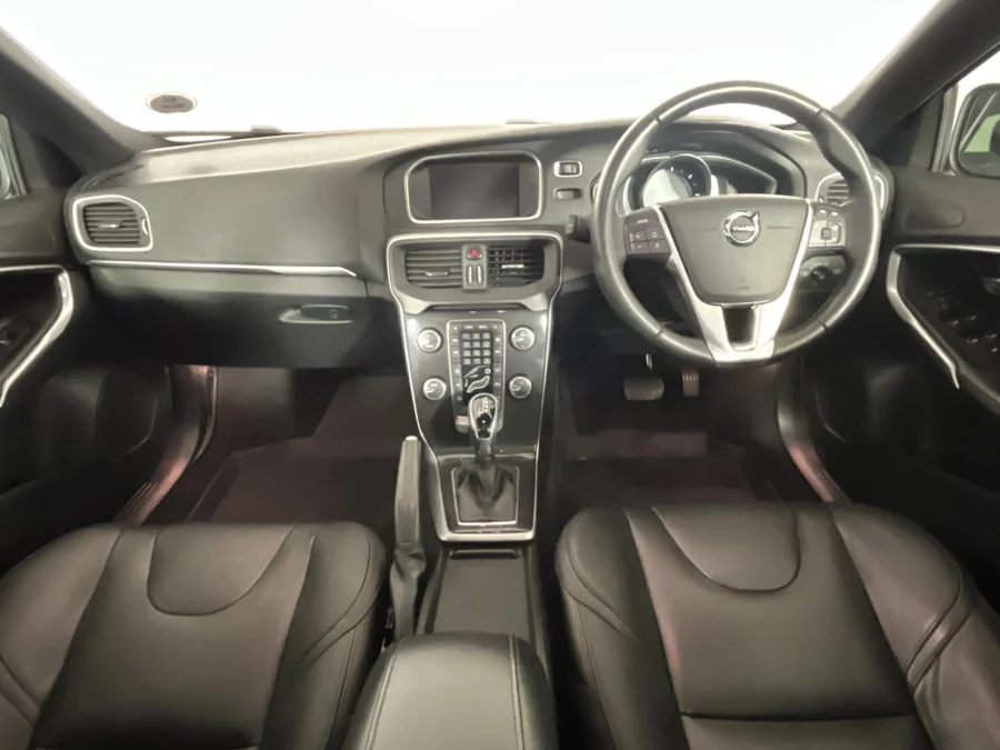 Used 2019 Volvo V40 D4 Inscription - WeBuyCars The Dome