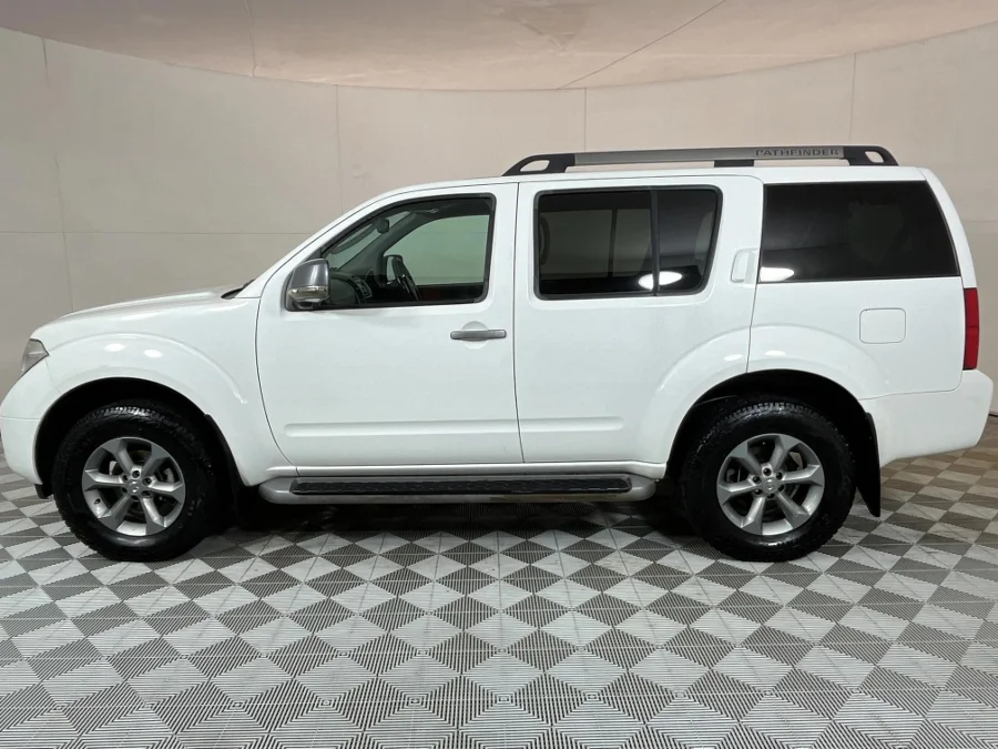 Used 2009 Nissan Pathfinder 2.5dCi LE - WeBuyCars JHB South