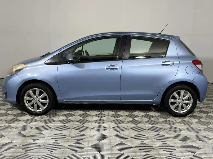 Used 2012 Toyota Yaris 5-door 1.0 XR - WeBuyCars Richmond