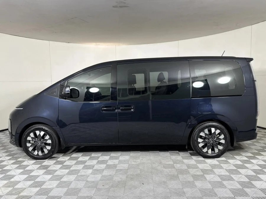 Used 2022 Hyundai Staria 2.2D Luxury - WeBuyCars Midstream