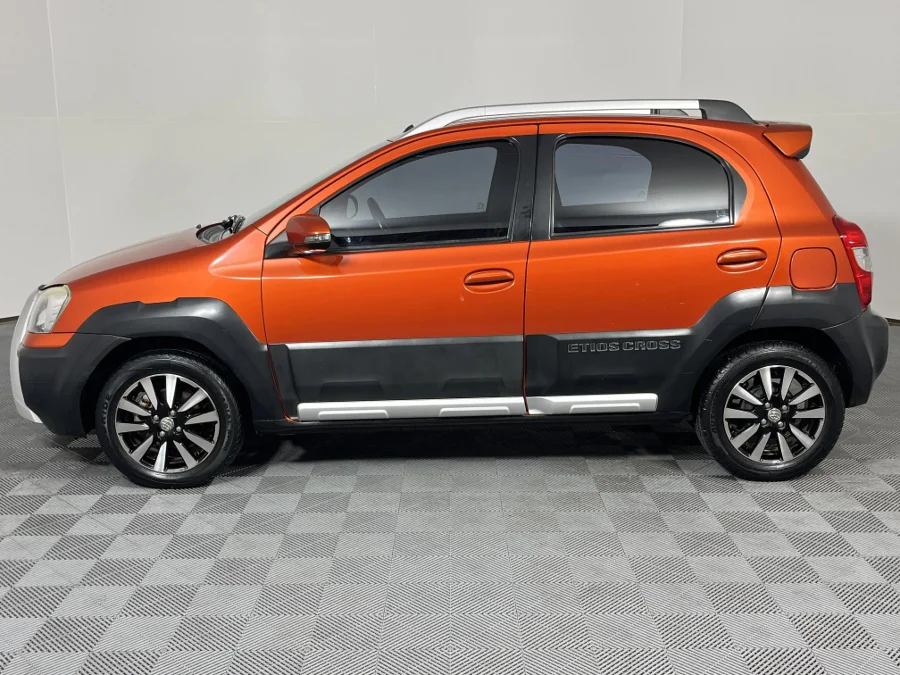 Used 2016 Toyota Etios Cross 1.5 Xs - WeBuyCars Montana
