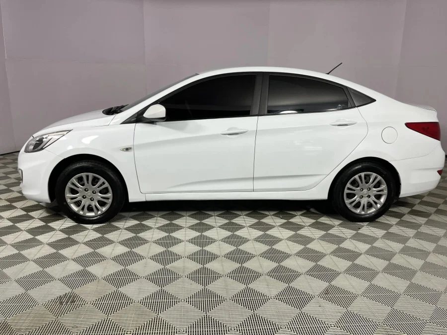 Used 2017 Hyundai Accent sedan 1.6 Motion - WeBuyCars Durban