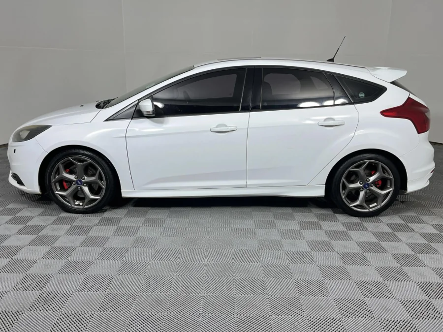 Used 2015 Ford Focus ST 3 - WeBuyCars Montana