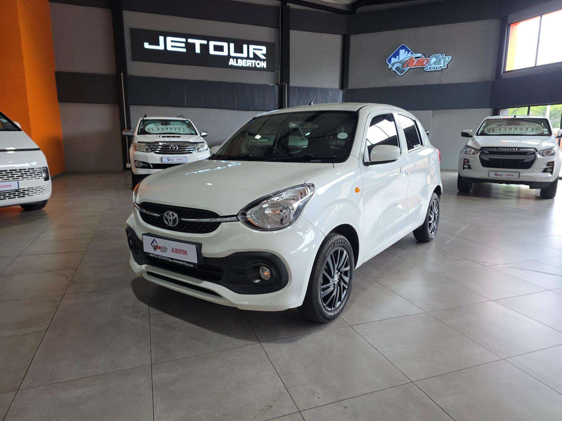 Used 2023 Toyota Vitz 1.0 XR manual