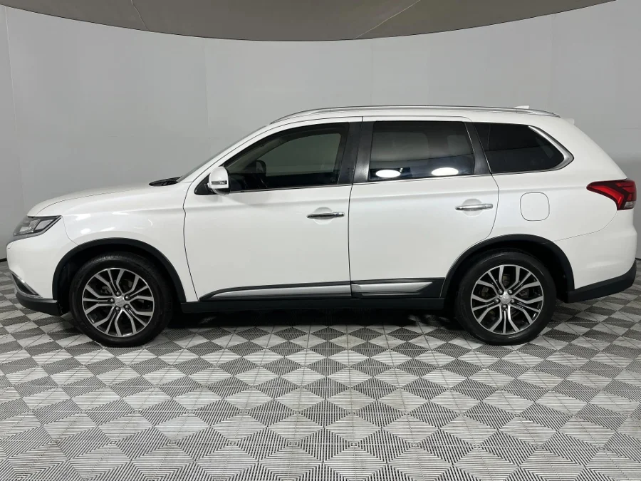 Used 2017 Mitsubishi Outlander 2.4 GLS Exceed - WeBuyCars Lansdowne