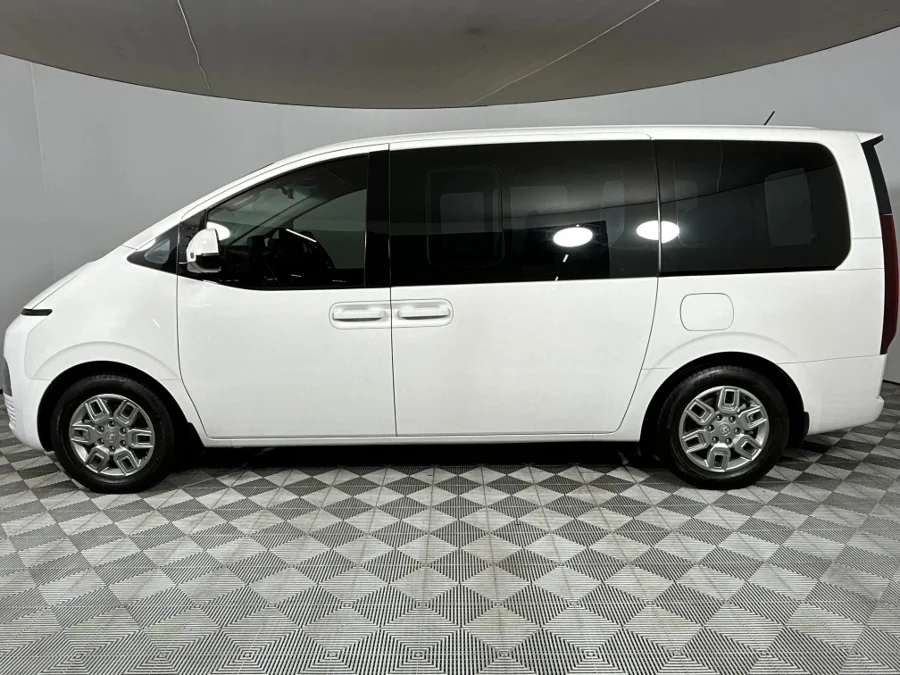 Used 2023 Hyundai Staria 2.2D Executive 9-seater - WeBuyCars Richmond