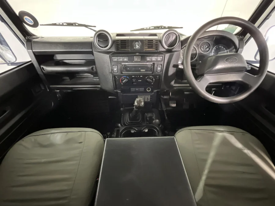 Used 2010 Land Rover Defender 110 TD multi-purpose - WeBuyCars Silverlakes