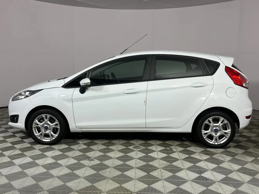 Used 2015 Ford Fiesta 5-door 1.0T Ambiente auto - WeBuyCars Lansdowne