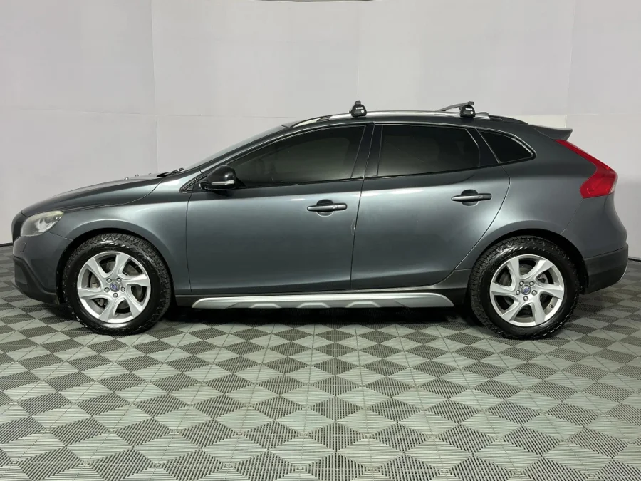 Used 2013 Volvo V40 T5 Excel - WeBuyCars Rustenburg