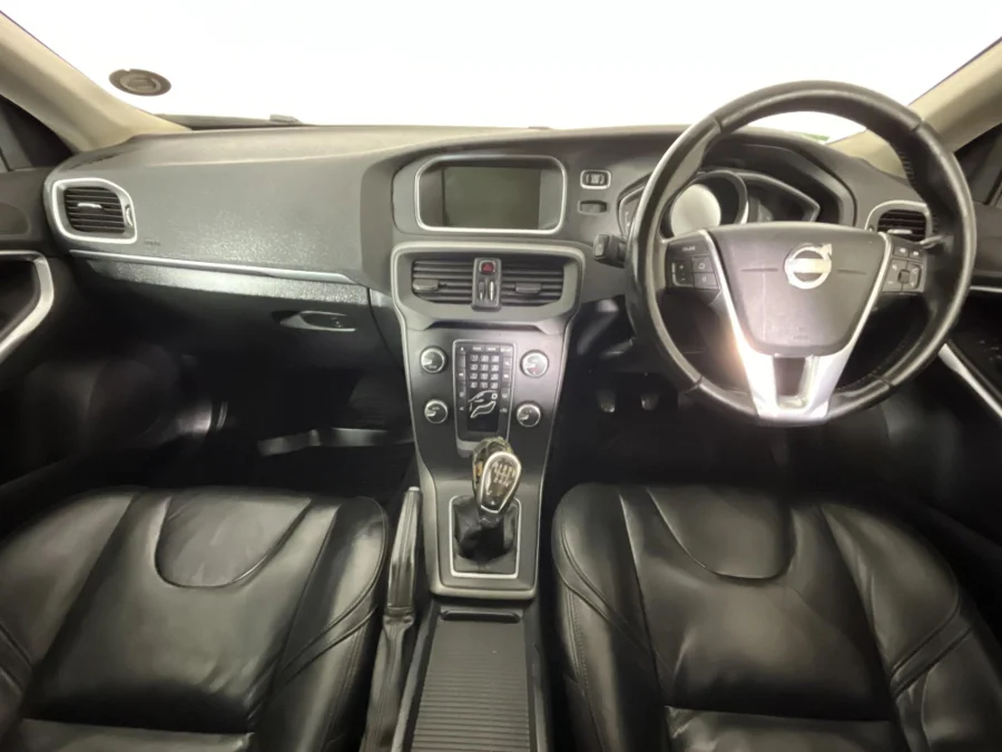 Used 2014 Volvo V40 T3 Essential - WeBuyCars The Dome Used 2014 Volvo V40 T3 Essential - WeBuyCars The Dome