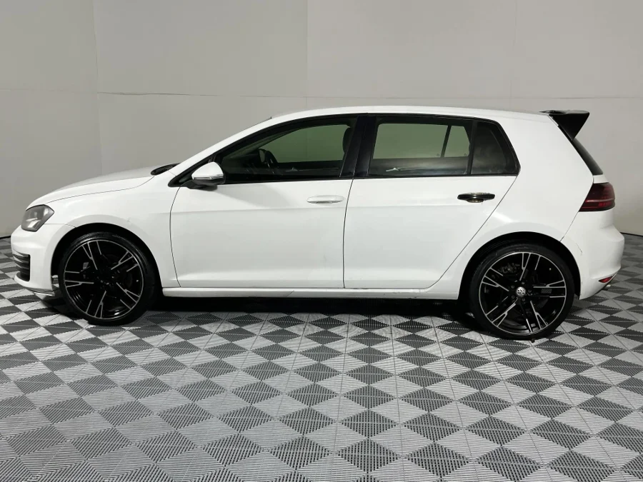Used 2015 Volkswagen Golf 2.0TDI Comfortline - WeBuyCars Germiston