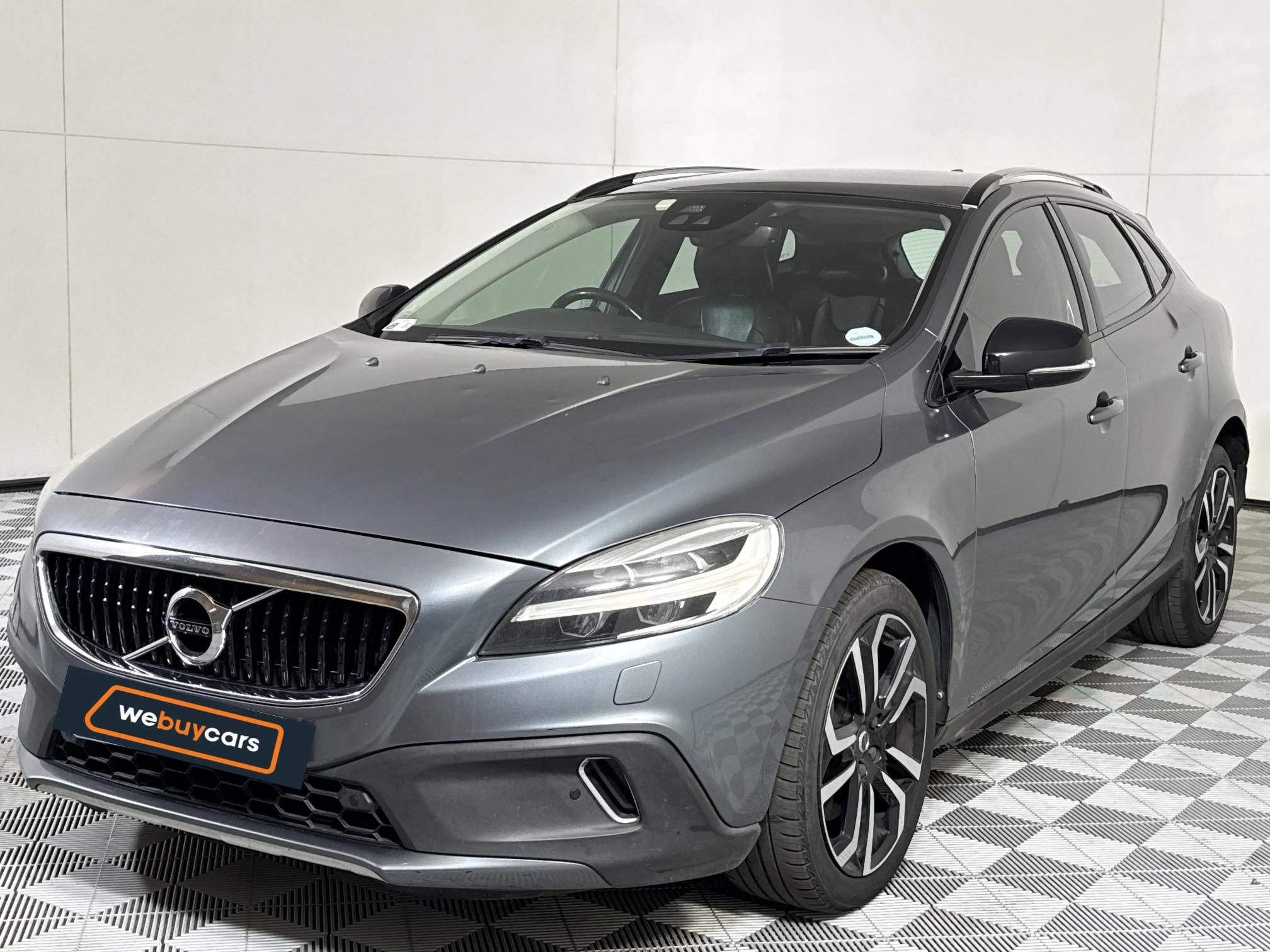 Used 2017 Volvo V40 Cross Country D3 Inscription