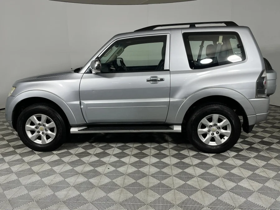 Used 2013 Mitsubishi Pajero 3-door 3.2DI-D GLS Pajero Legend Limited Edition 100 - WeBuyCars Lansdowne