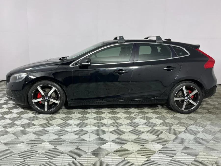 Used 2013 Volvo V40 T4 Excel auto - WeBuyCars Lansdowne