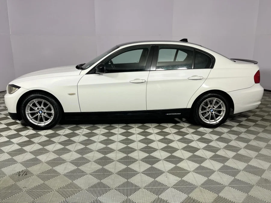 Used 2011 BMW 3 Series 320i Innovations - WeBuyCars Durban Used 2011 BMW 3 Series 320i Innovations - WeBuyCars Durban