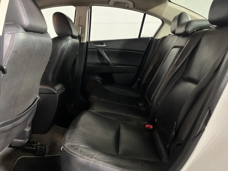 Used 2011 Mazda Mazda3 sedan 1.6 Dynamic - WeBuyCars Germiston