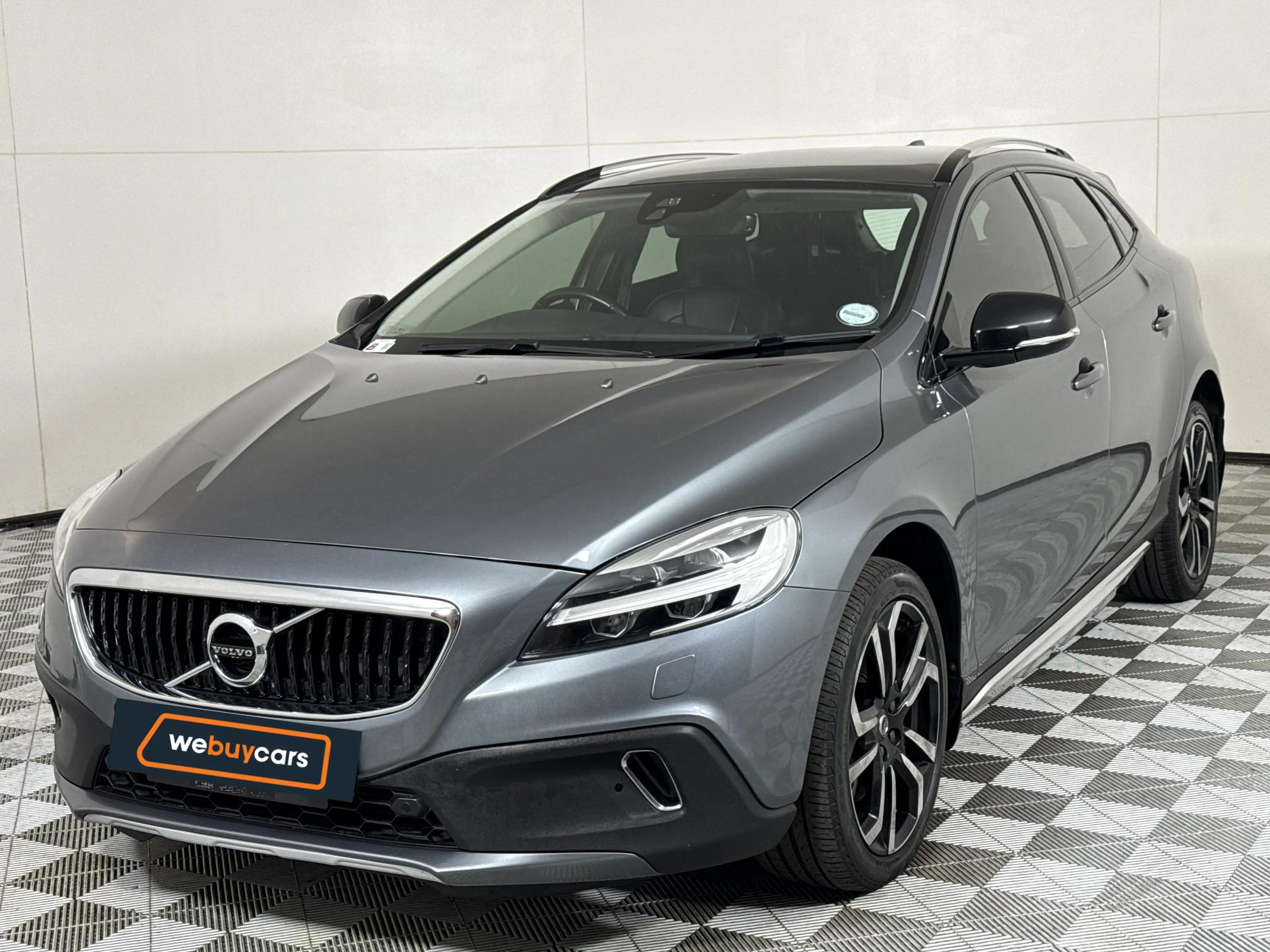 Used 2019 Volvo V40 Cross Country D3 Inscription
