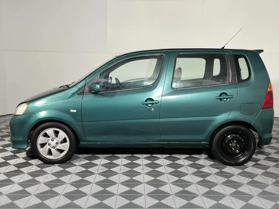 Used 2002 Daihatsu YRV 1.3 Steershift - WeBuyCars Germiston