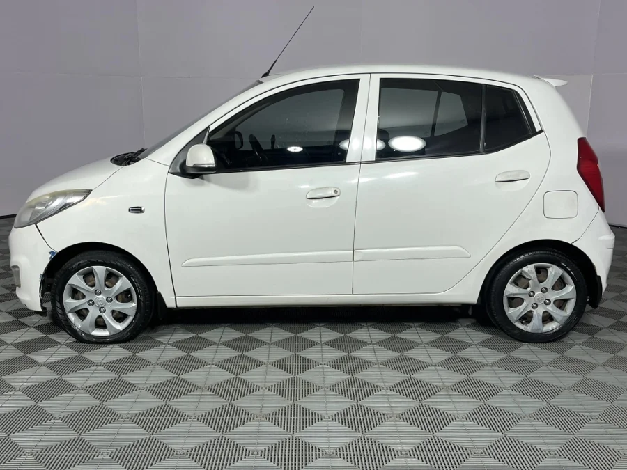 Used 2017 Hyundai i10 1.1 Motion - WeBuyCars Rustenburg
