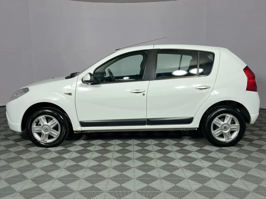 Used 2010 Renault Sandero 1.6 Cup - WeBuyCars Rustenburg