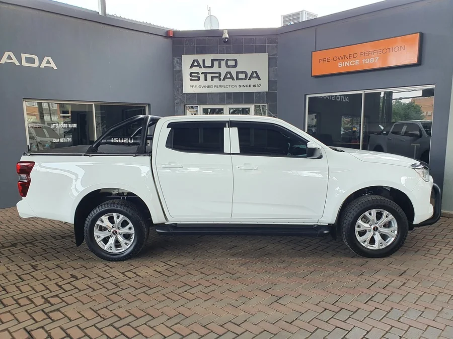 Used 2024 Isuzu D-Max 1.9TD double cab LS auto - Auto Strada Gezina