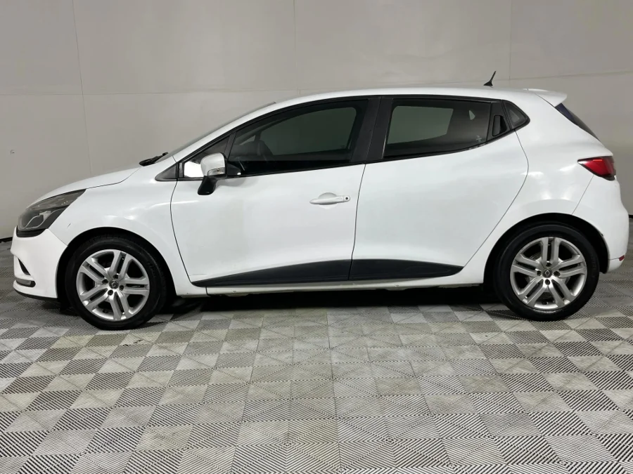 Used 2018 Renault Clio 66kW turbo Expression - WeBuyCars Silverlakes Used 2018 Renault Clio 66kW turbo Expression - WeBuyCars Silverlakes