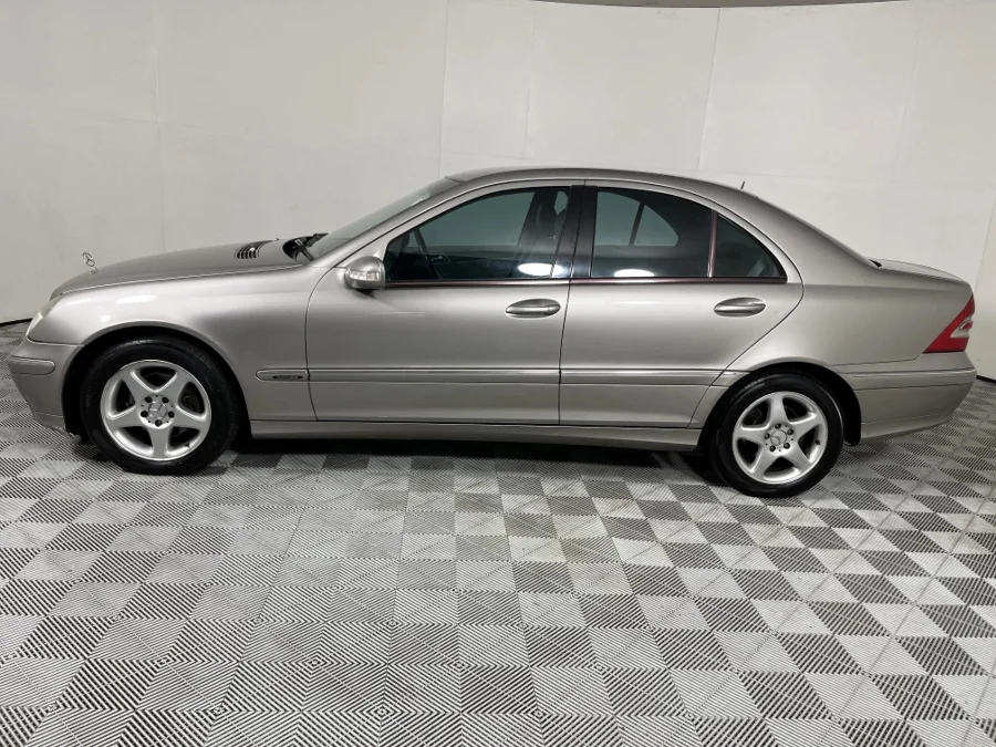 Used 2004 Mercedes-Benz C-Class C200 Kompressor Avantgarde Touchshift - WeBuyCars The Dome