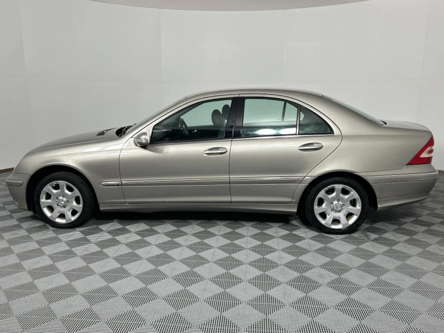 Used 2004 Mercedes-Benz C-Class C180 Kompressor Elegance Touchshift - WeBuyCars Richmond