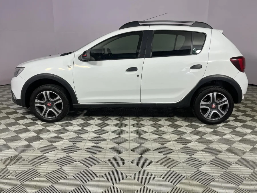 Used 2020 Renault Sandero 66kW turbo Stepway TechRoad - WeBuyCars Durban