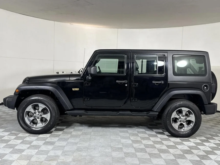 Used 2013 Jeep Wrangler Unlimited 3.6L Rubicon X - WeBuyCars Midstream