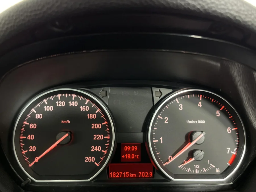 Used 2011 BMW 1 Series 125i coupe auto - WeBuyCars The Dome