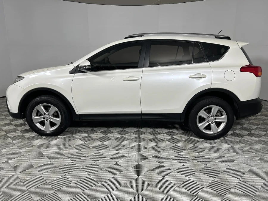 Used 2014 Toyota RAV4 2.2D-4D AWD GX - WeBuyCars Richmond