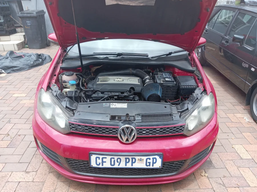 New 2012 Volkswagen Golf 2.0FSI Sportline - Private Seller