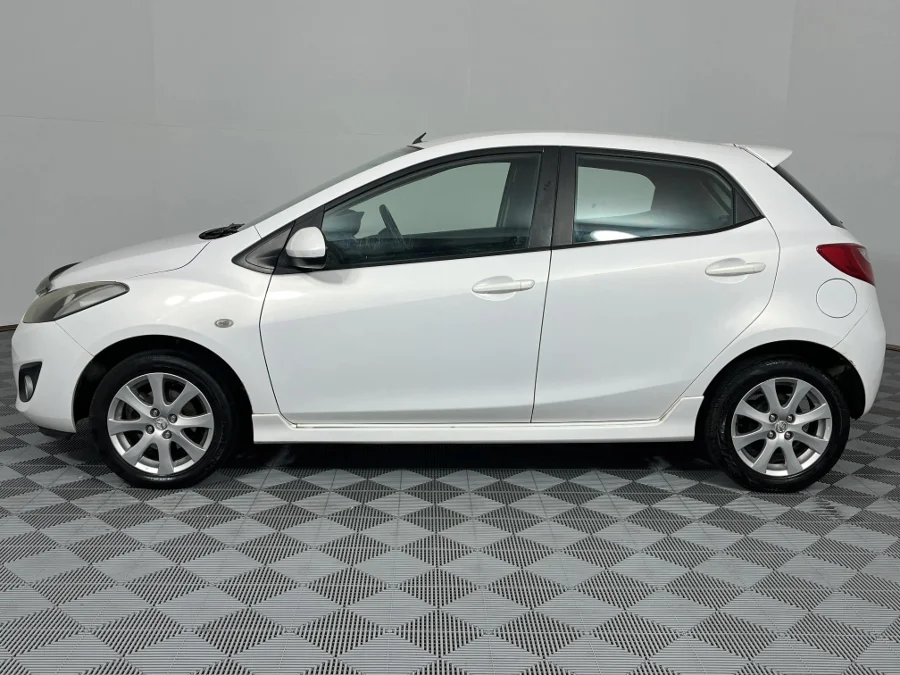 Used 2012 Mazda Mazda2 hatch 1.3 Dynamic - WeBuyCars Richmond