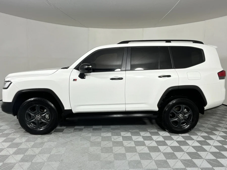Used 2022 Toyota Land Cruiser 300 3.3D GR-Sport - WeBuyCars The Dome