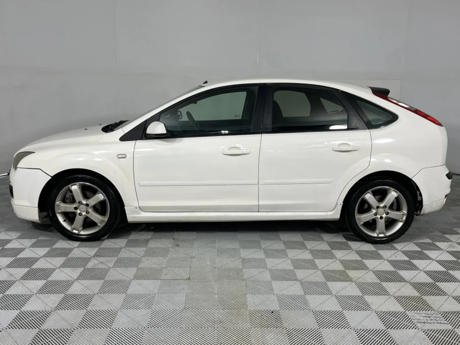 Used 2006 Ford Focus 1.6 5-door Si - WeBuyCars Silverlakes
